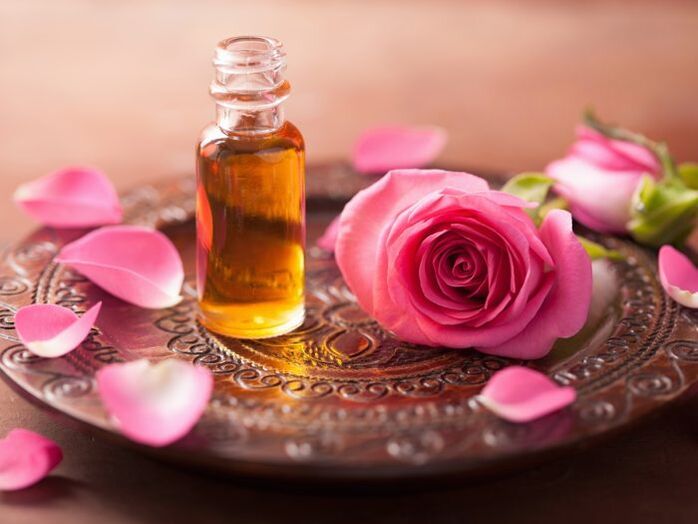 El aceite de rosa puede ser muy beneficioso para la renovación celular de la piel. 